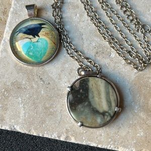 Stone Pendant Crow on Heart Silver Necklace with Beautiful stone in silv…